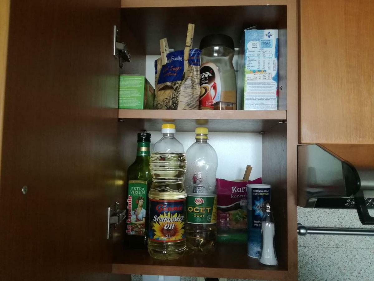 Cozy Apartment Btw Centre And Airport - Private Host - No Invoice Братислава Екстер'єр фото